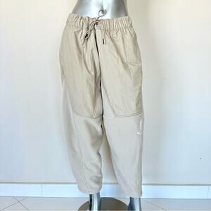 NWT!!! Nike women sweatpants size L